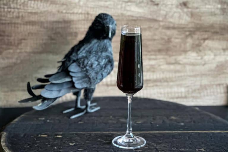 The Black Raven – A Spooky Halloween Cocktail
