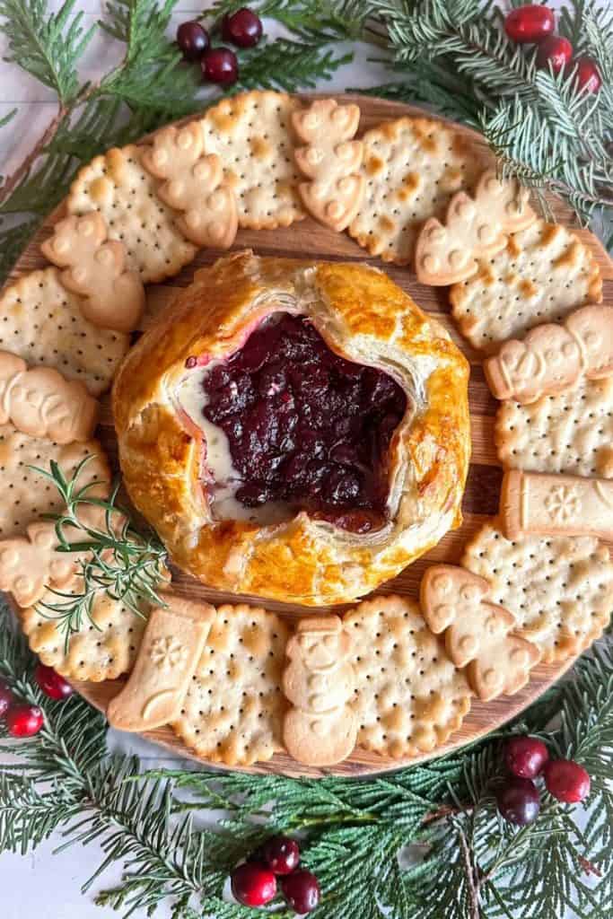 baked brie with cranberry star